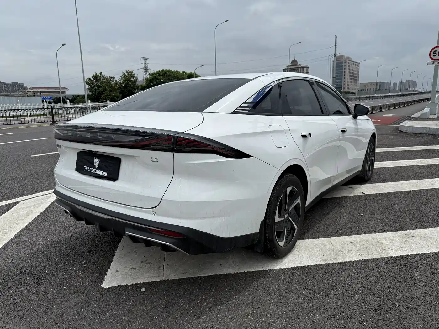 Geely Galaxy Galaxy L6 2024 60km PLUS Soaring Dragon Edition фото 4