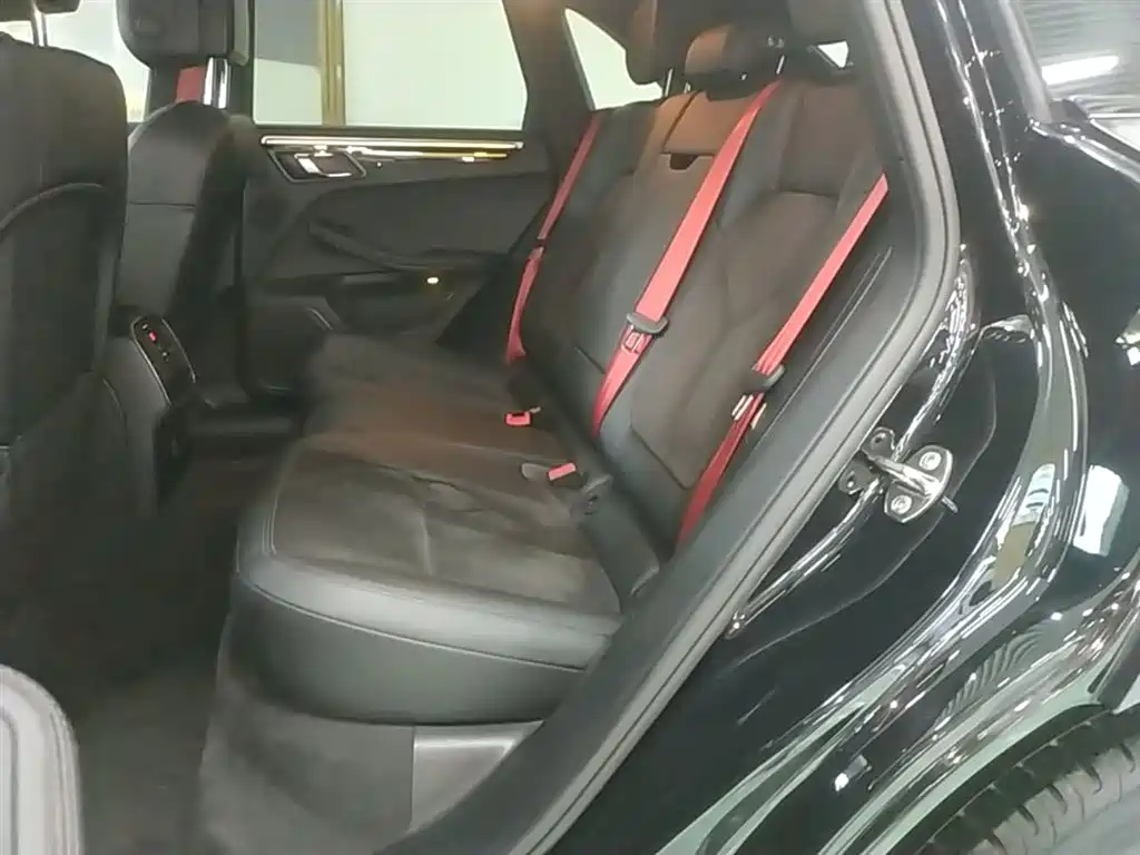 Porsche Macan 2018 Macan 2.0T фото 17