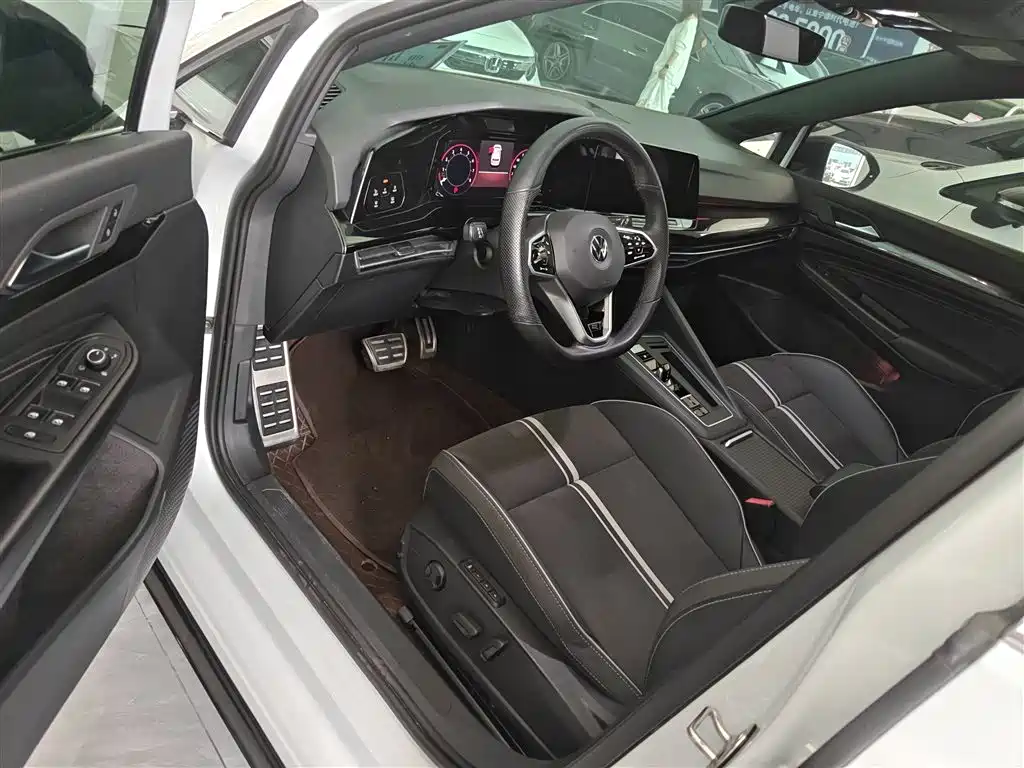 Volkswagen Golf 2023 Facelift 280TSI DSG R-Line Lite фото 11