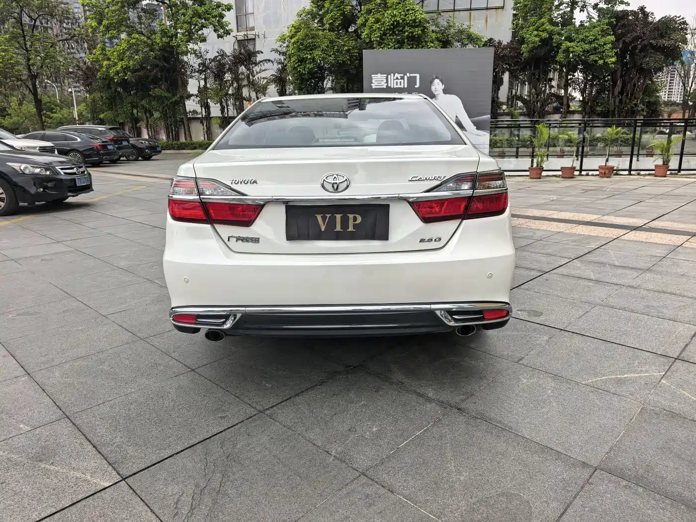 Toyota Camry 2016 2.5G 10th Anniversary Luxury Navigation Edition фото 6