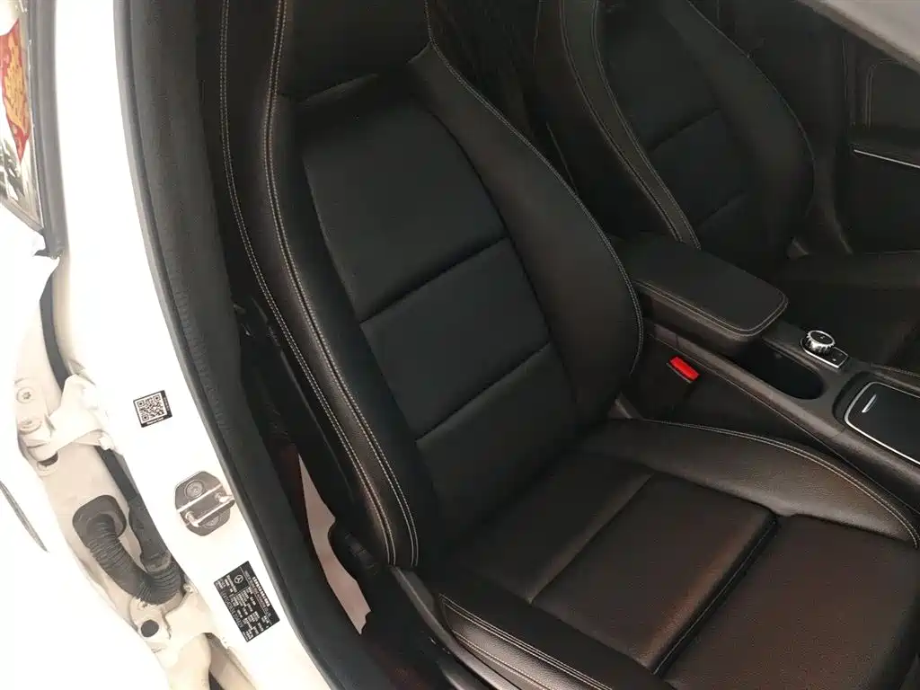 Mercedes-Benz GLA 2018 GLA 200 Fashion фото 20