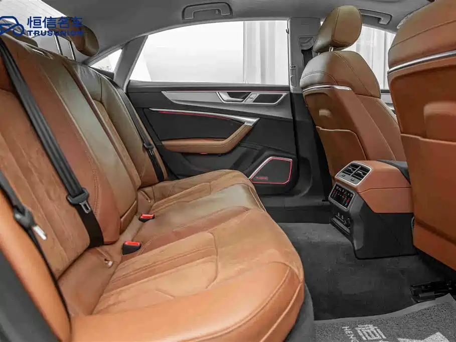 Audi A7L 2024 45 TFSI Luxury фото 16