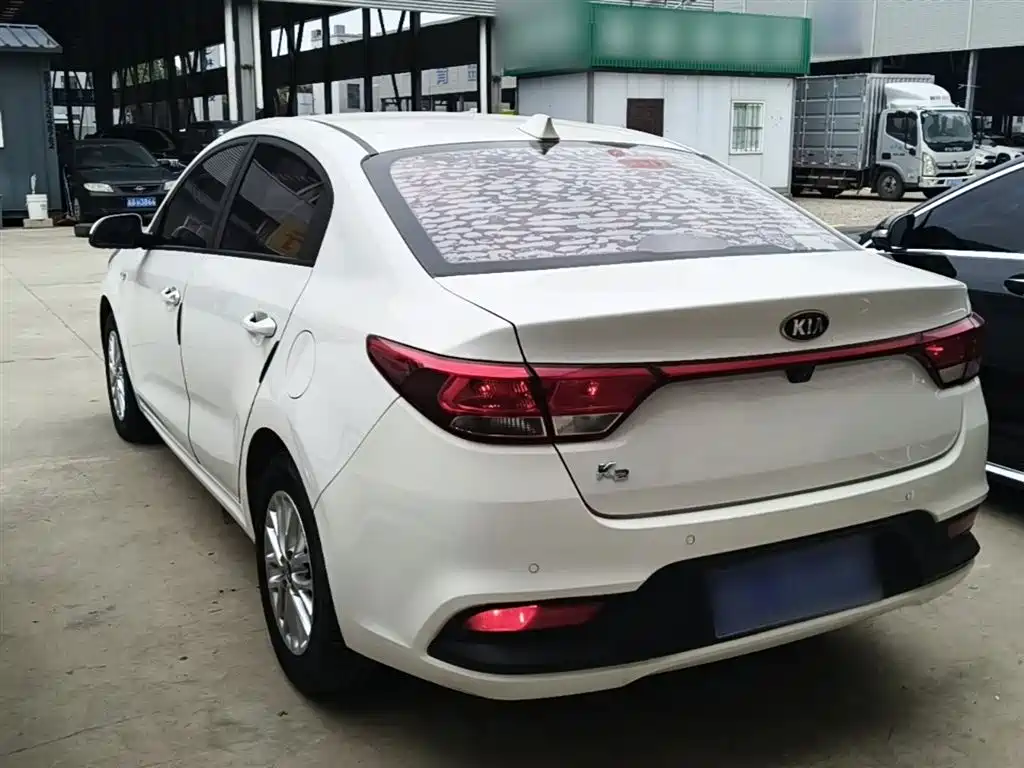 KIA K2
