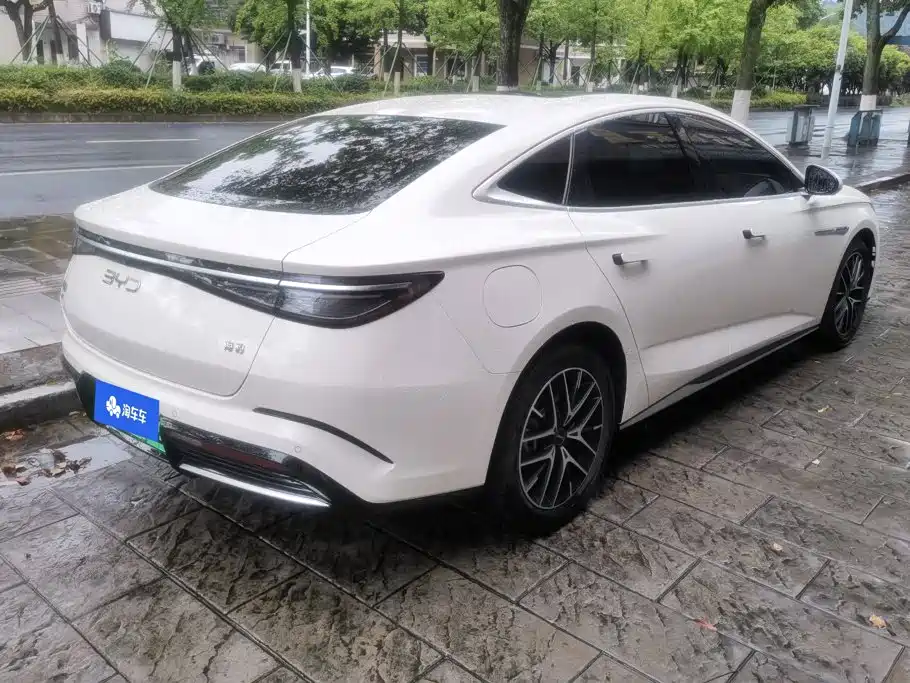 BYD Seal 2024 2024 Glory Edition DM-i 1.5L 121km Luxury