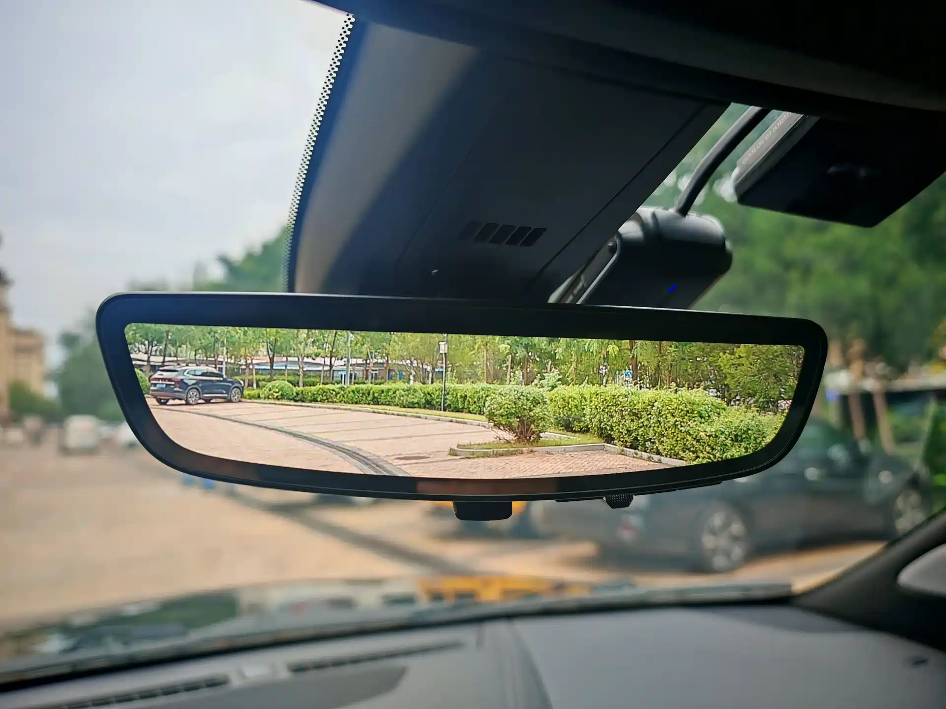 Фото 16 - Cadillac XT6
