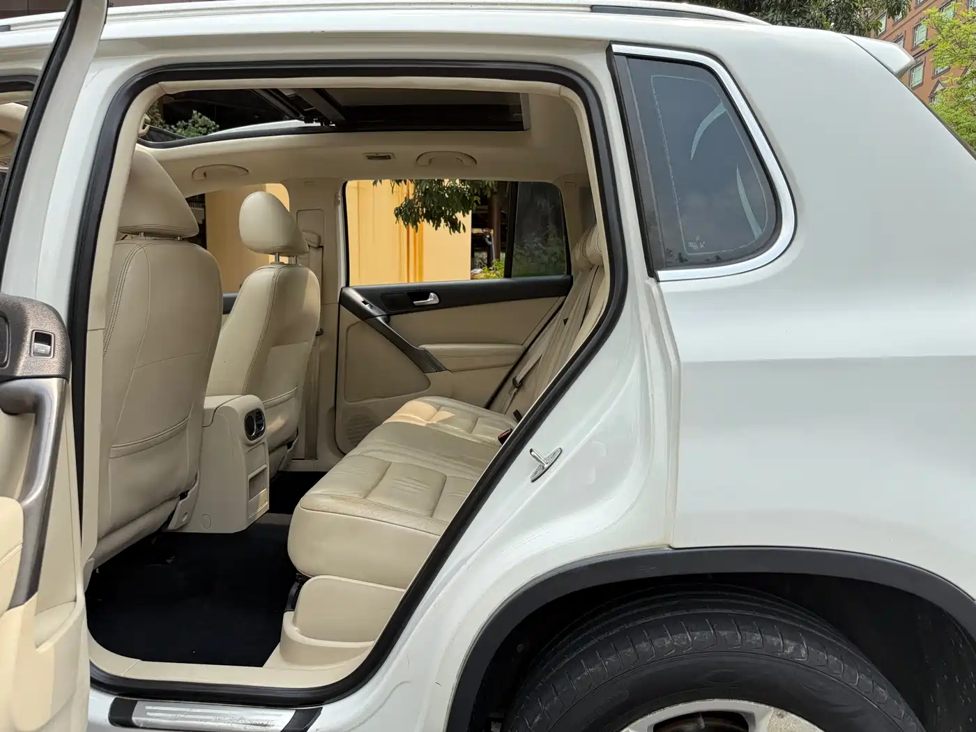 Volkswagen Tiguan 2012 1.8TSI Automatic 4WD Elite Edition фото 7