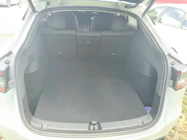 Tesla Model Y 2024 Rear-Wheel Drive Version — фото 5