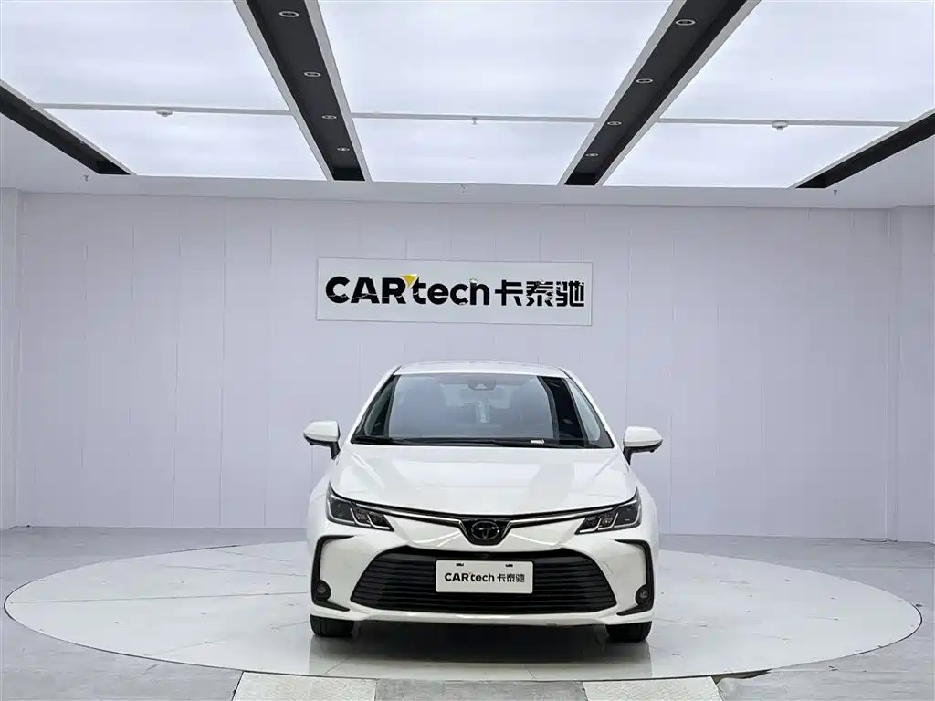 Toyota Corolla 2019 1.2T S-CVT GL Pioneer Edition фото 3