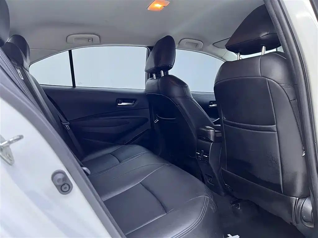 Toyota Corolla 2019 1.2T S-CVT GL Pioneer Edition фото 23