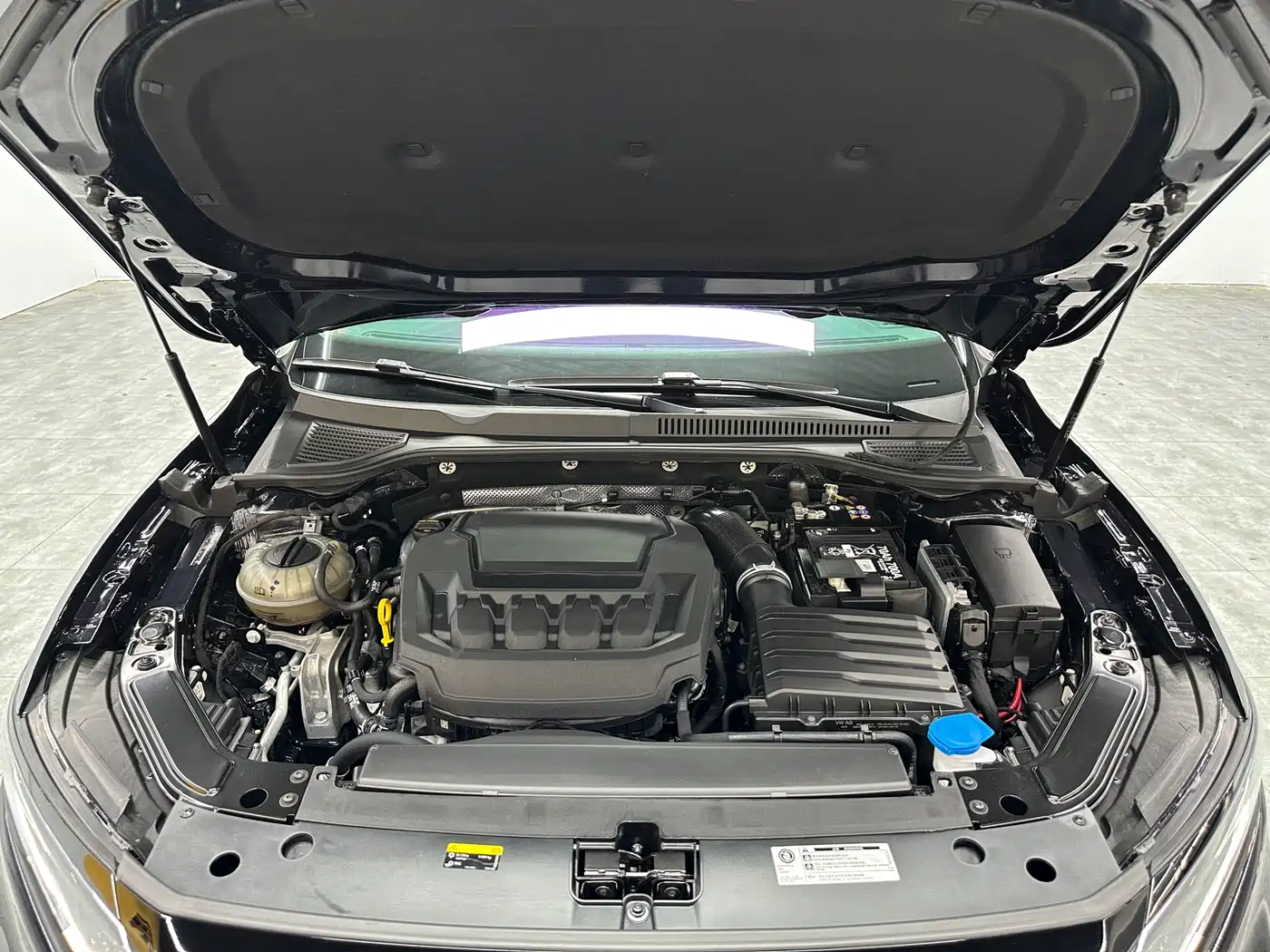 Volkswagen Passat 2024 380TSI Starlight Dragon Soaring Edition фото 21