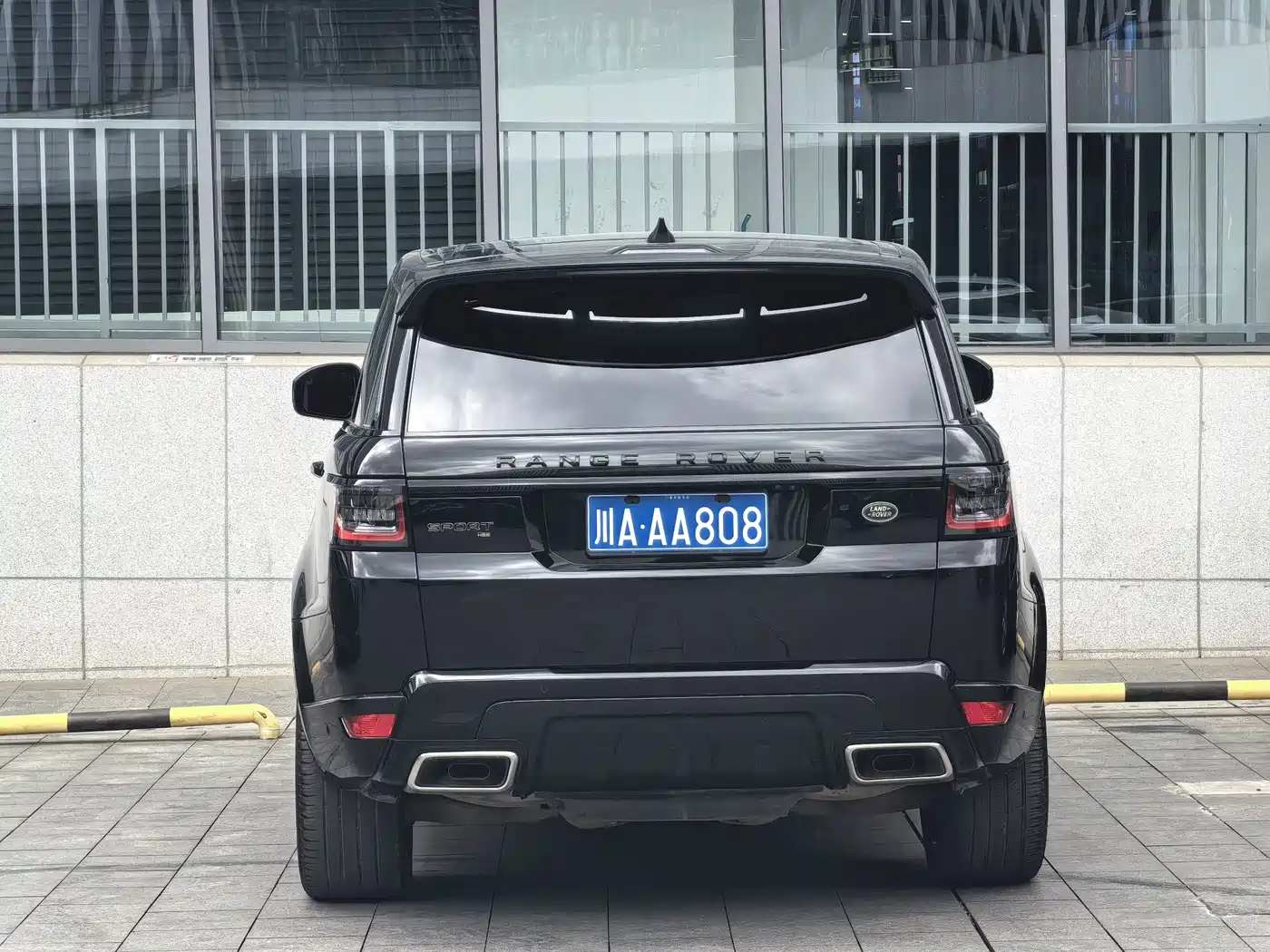 Land Rover Range Rover Sport 2022 3.0 L6 Gloss Black Edition фото 5