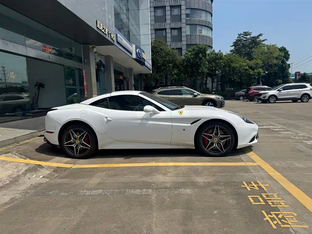 Ferrari California T 2015 3.9T Standard фото 3