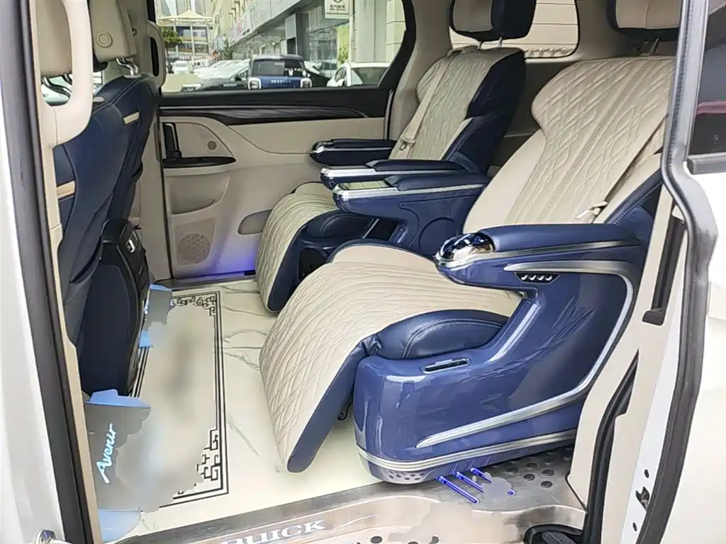 Buick GL8 2021 ES Landlord 653T Comfort фото 17