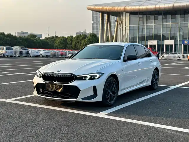 BMW 3 330Li, M Чёрный спорт-пакет