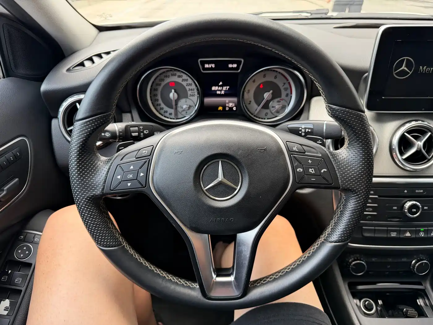 Mercedes-Benz GLA 2016 GLA 200 Dynamic фото 8