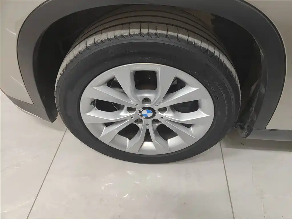 BMW X1 2014 sDrive18i Fashion Edition фото 25
