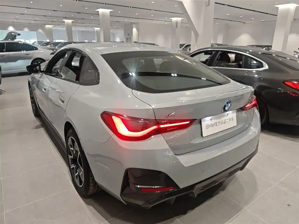 BMW i4 2023 eDrive40 фото 9