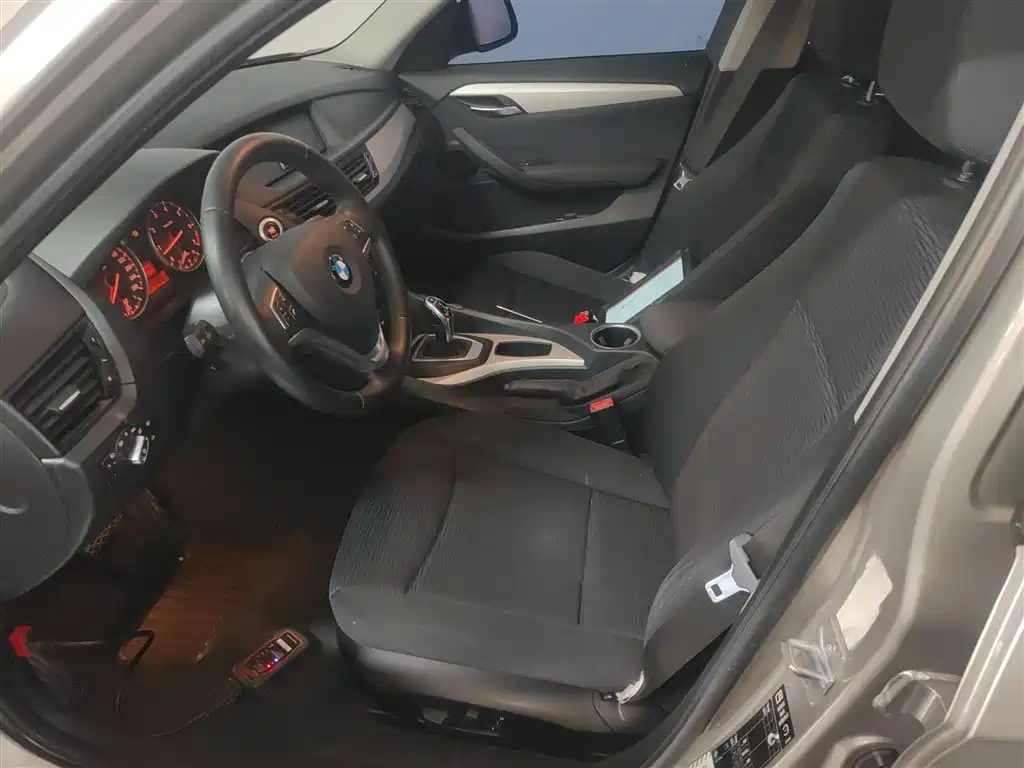 BMW X1 2014 sDrive18i Fashion Edition фото 7