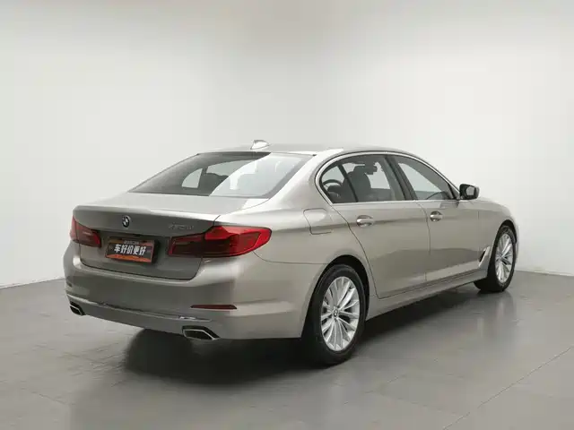 BMW 5 Series 2019 525Li Luxury Package — фото 2