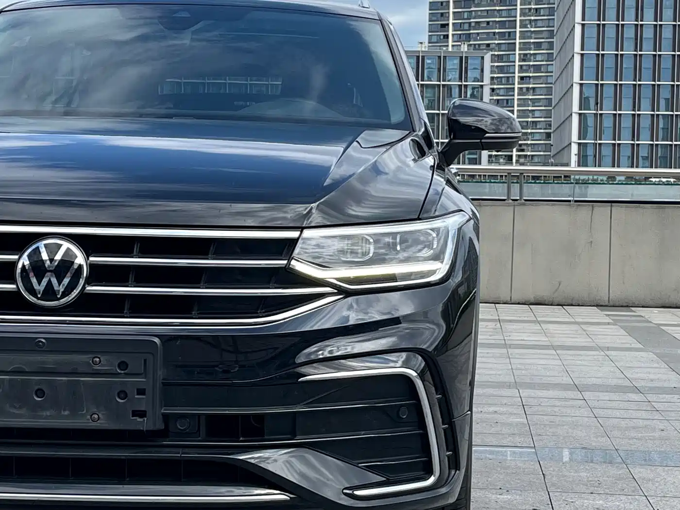 Volkswagen Tiguan L 2023 Facelift 330TSI Auto FWD R-Line Premium фото 7