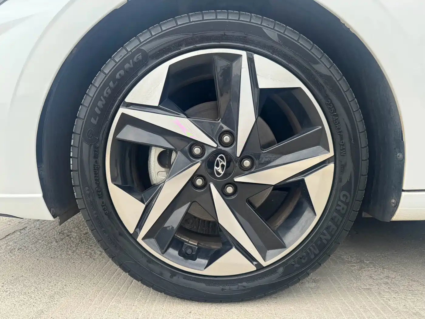 Hyundai Elantra 2022 1.5L CVT GLX Elite Edition фото 24