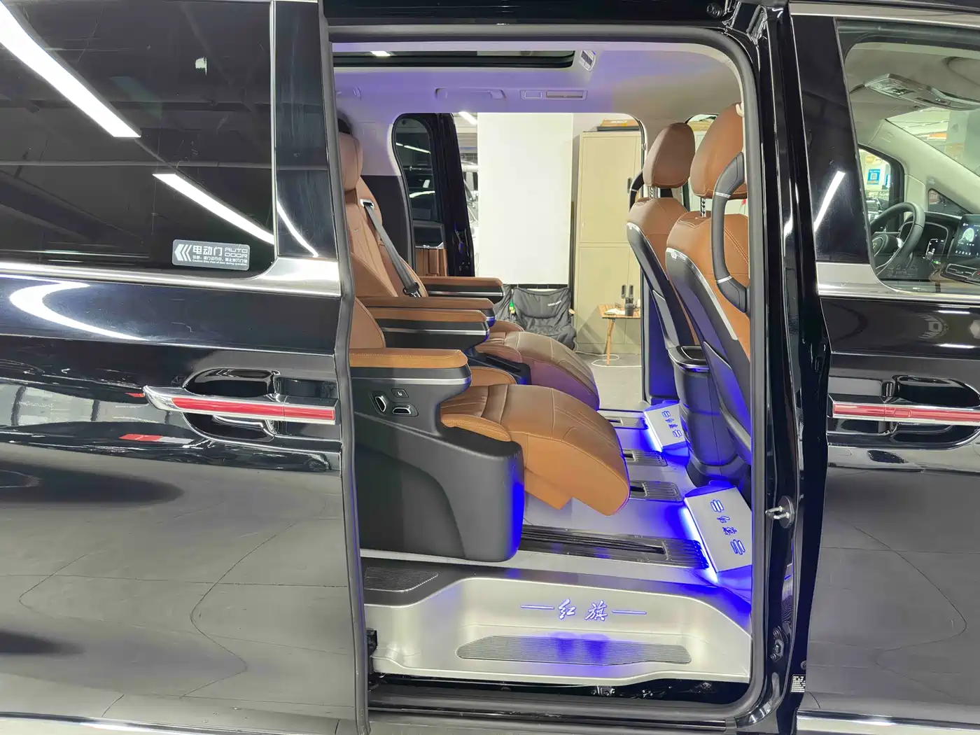 Hongqi HQ9 PHEV 2024 Model 2.0T AWD Business Edition фото 23