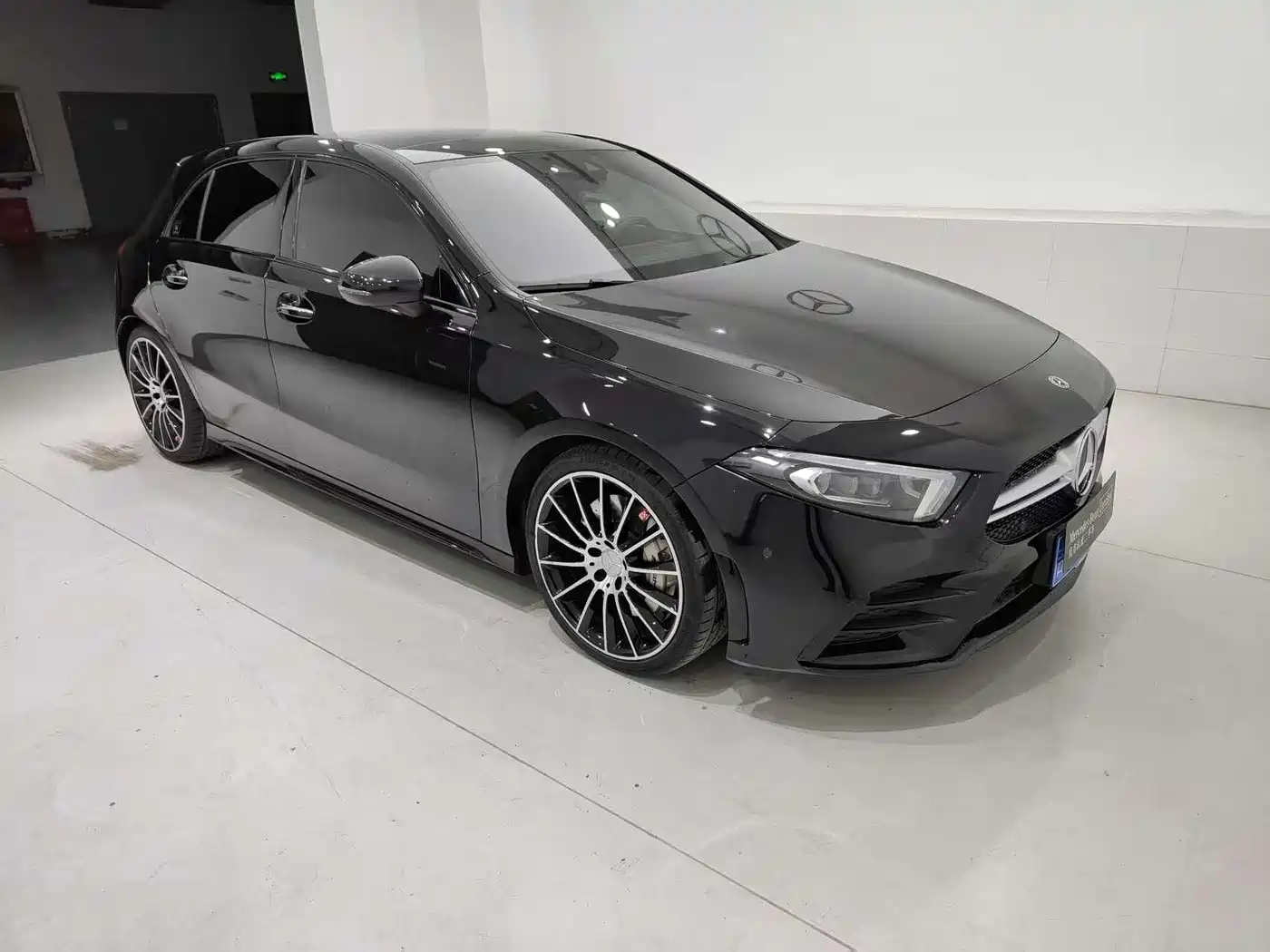 Mercedes-Benz A-Class AMG (Import) 2020 AMG A 35 4MATIC фото 12