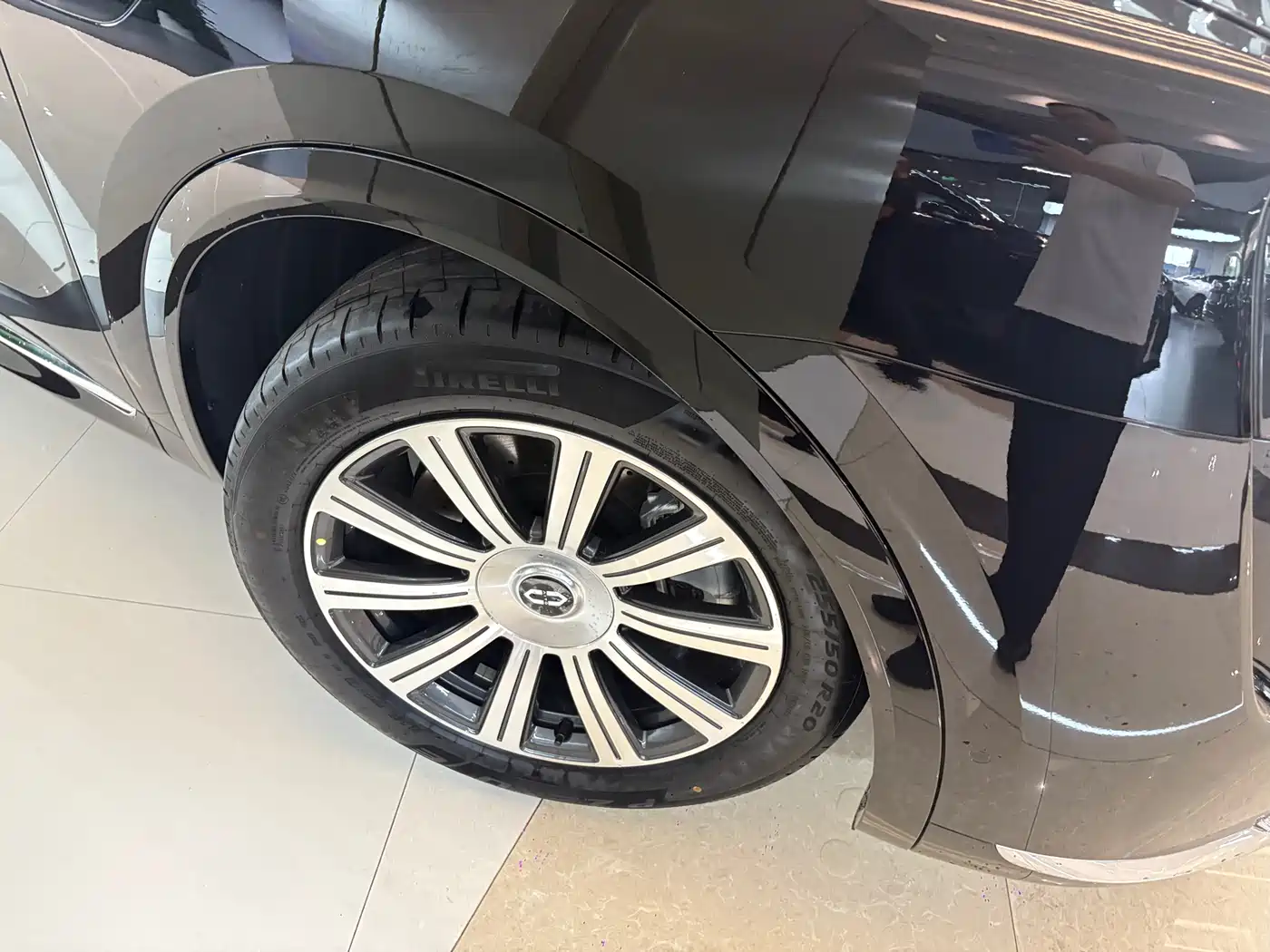 AITO Wenjie AITO M8 2025 Model Extended Range Max+ Edition 53.4kWh 6-Seater фото 5