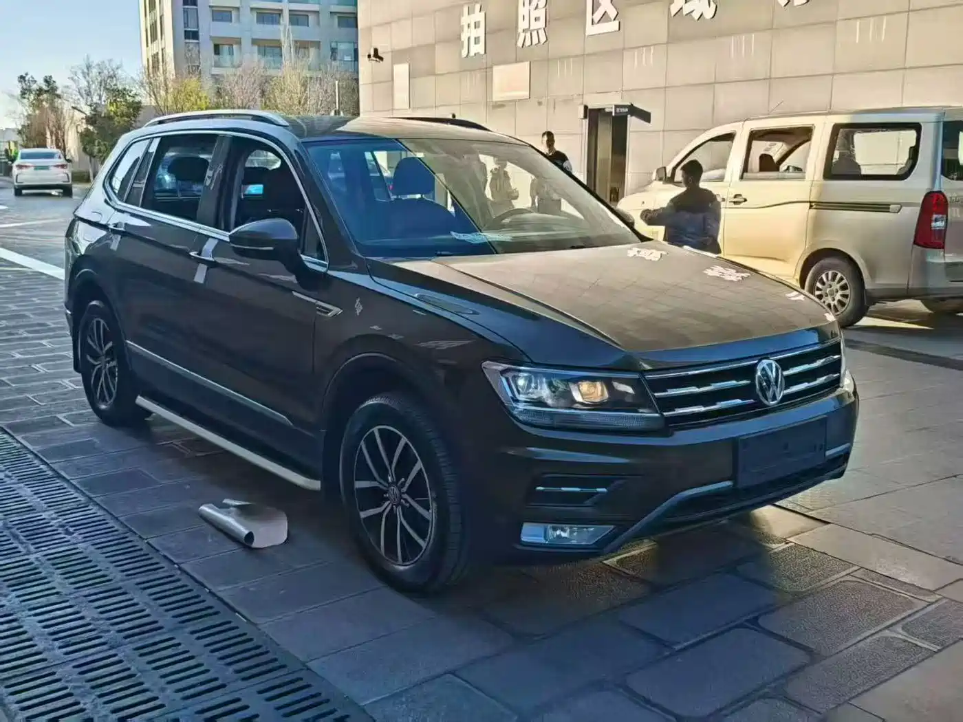 Volkswagen Tiguan L 2017 330TSI Automatic 2WD Luxury Edition фото 2