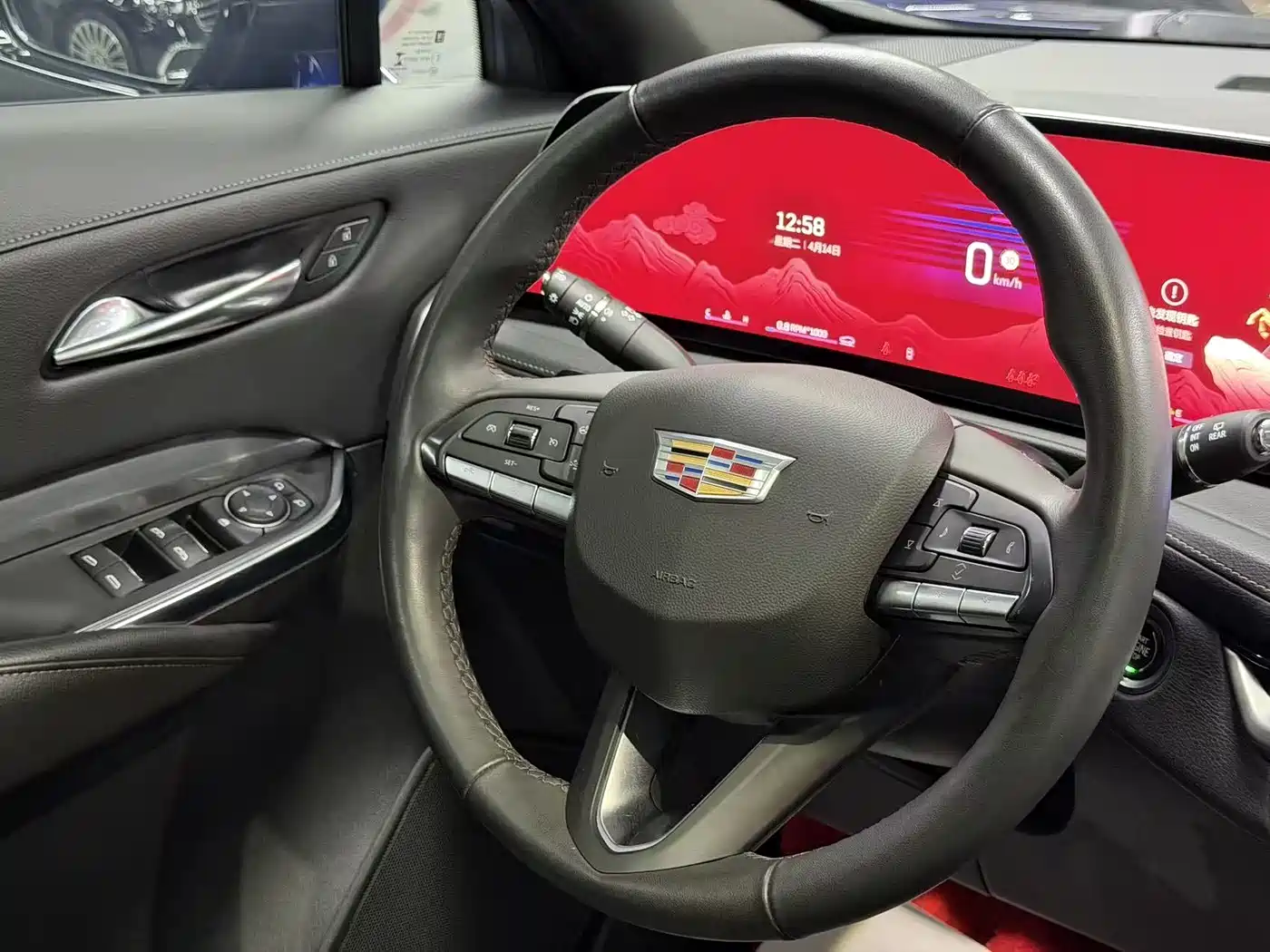 Cadillac XT4 2024 28T 2WD Luxury фото 13