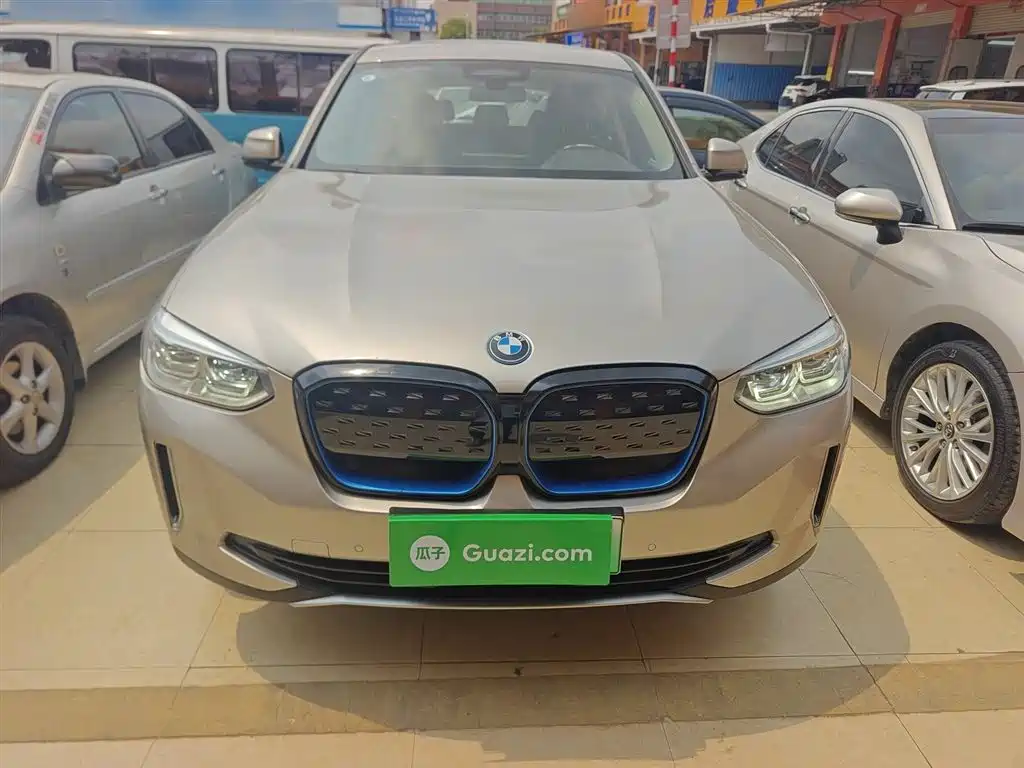BMW iX3 2021 Leading фото 3