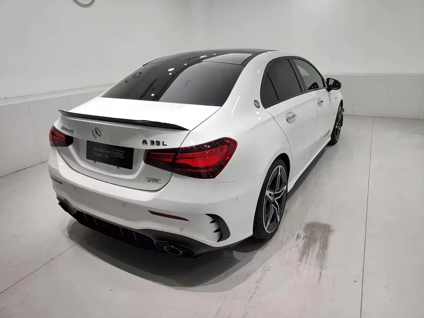 Mercedes-Benz A-Class AMG 2025 AMG A 35 L 4MATIC фото 13