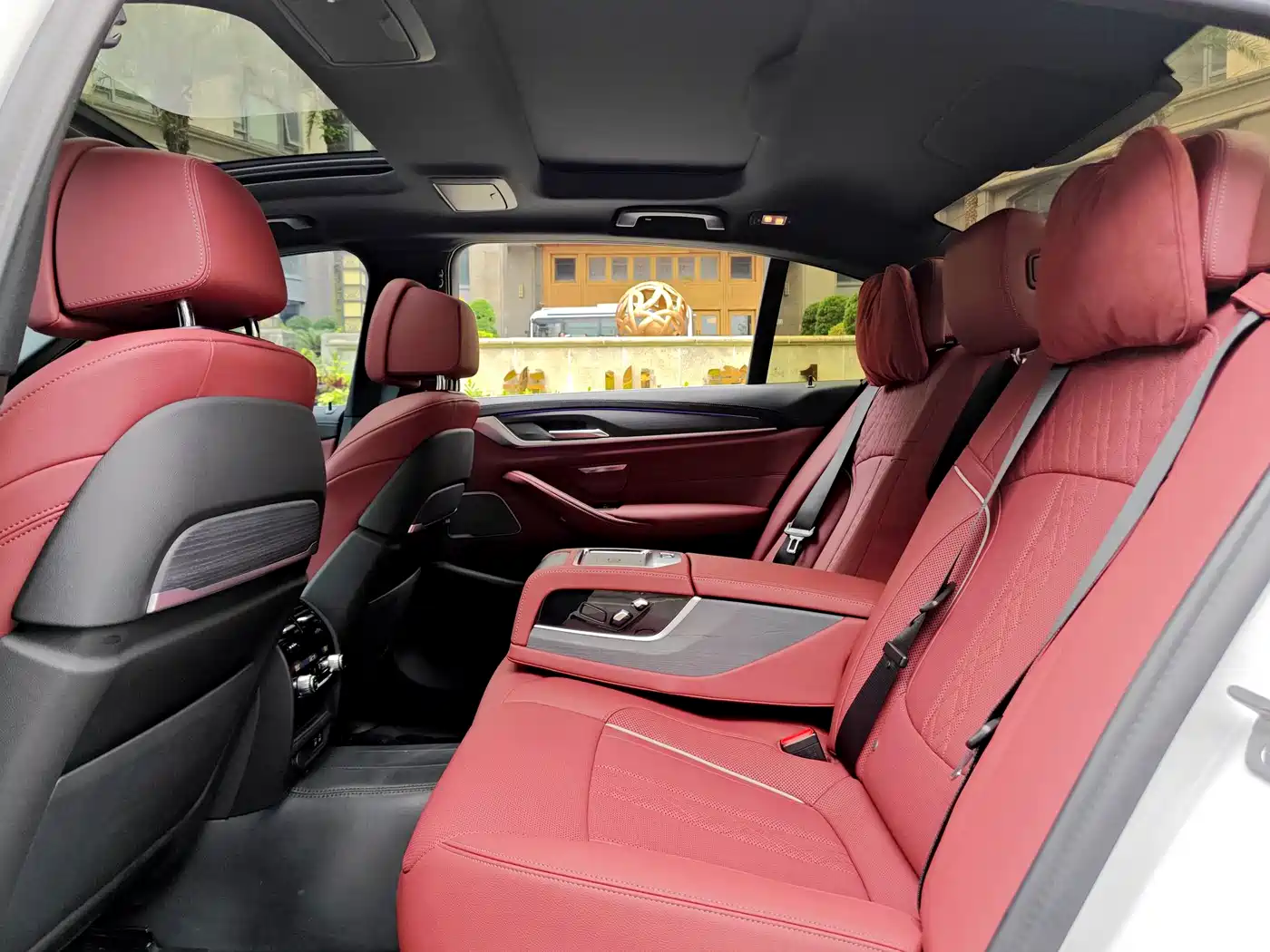 BMW 5 Series 2023 530Li Premium M Sport Package фото 14