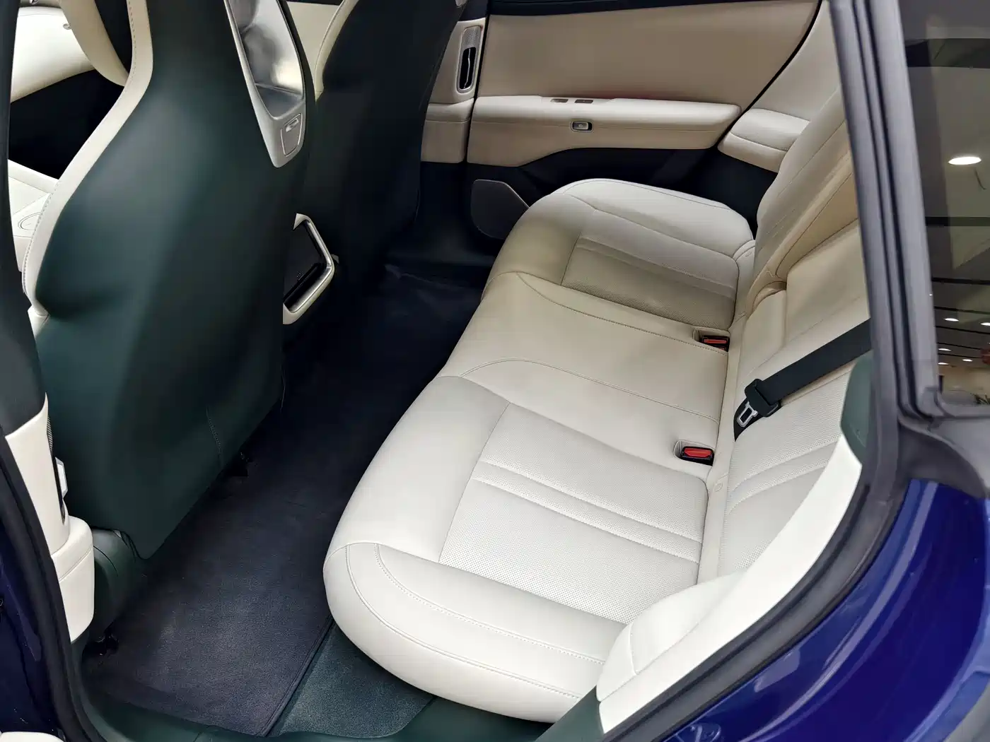 Xiaomi Auto Xiaomi YU7 2025 Extended Range RWD Edition фото 16
