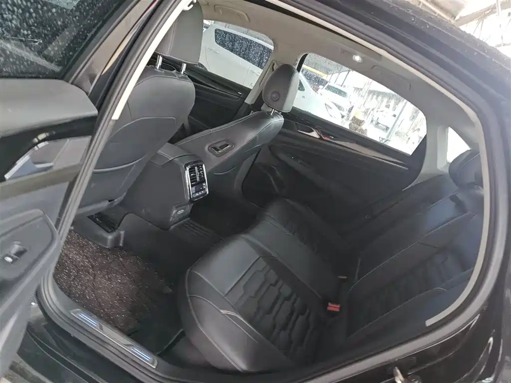 Volkswagen Passat New Energy 2019 430PHEV Hybrid Elite Edition фото 17