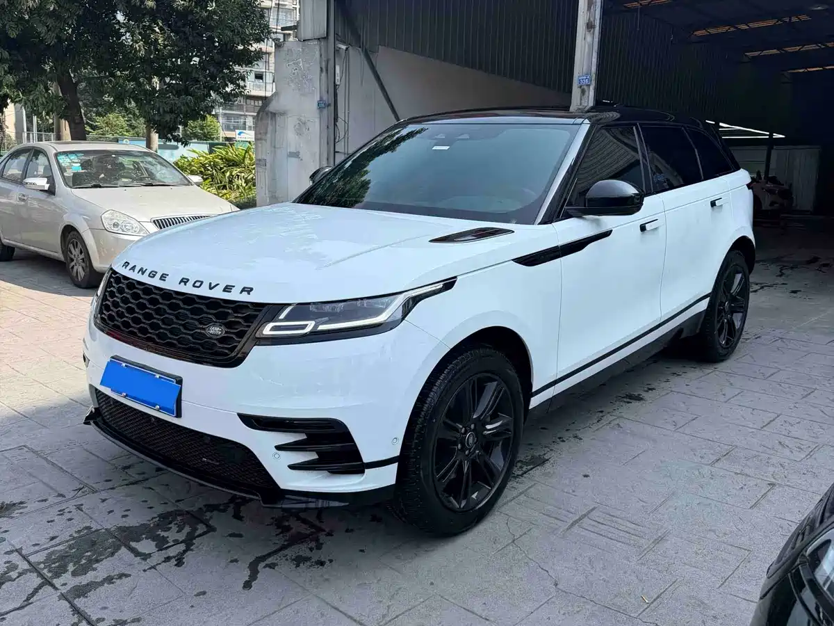 Land Rover Range Rover Velar 2023 250PS Gloss Black Collector's Edition