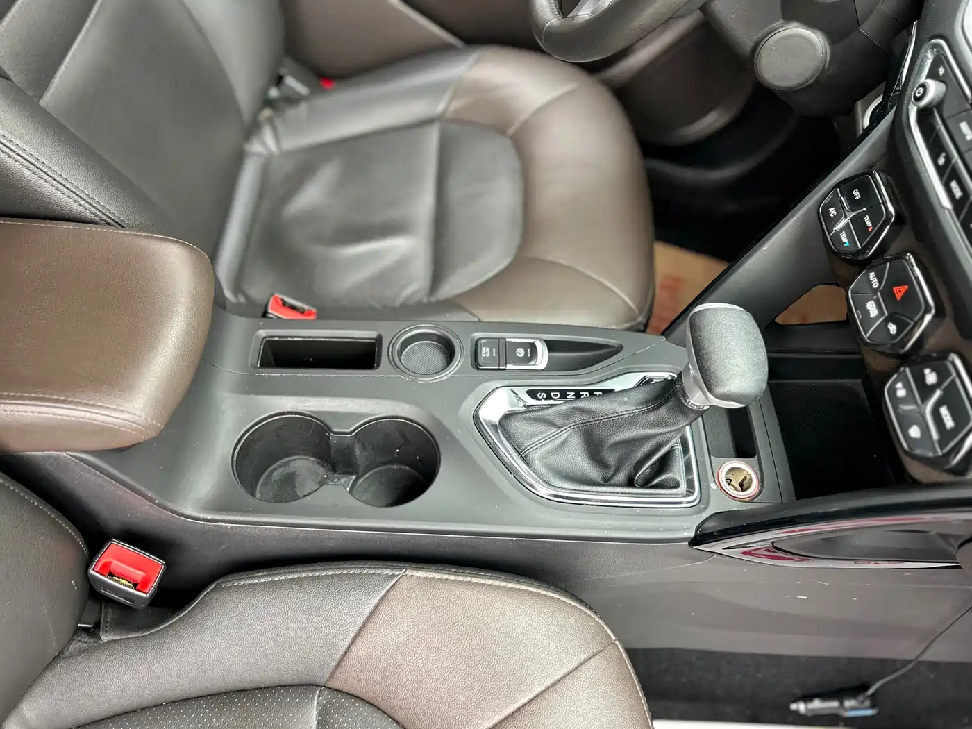 GAC Trumpchi Trumpchi GS4 2017 235T Automatic 2WD Luxury Smart Connected Edition фото 30