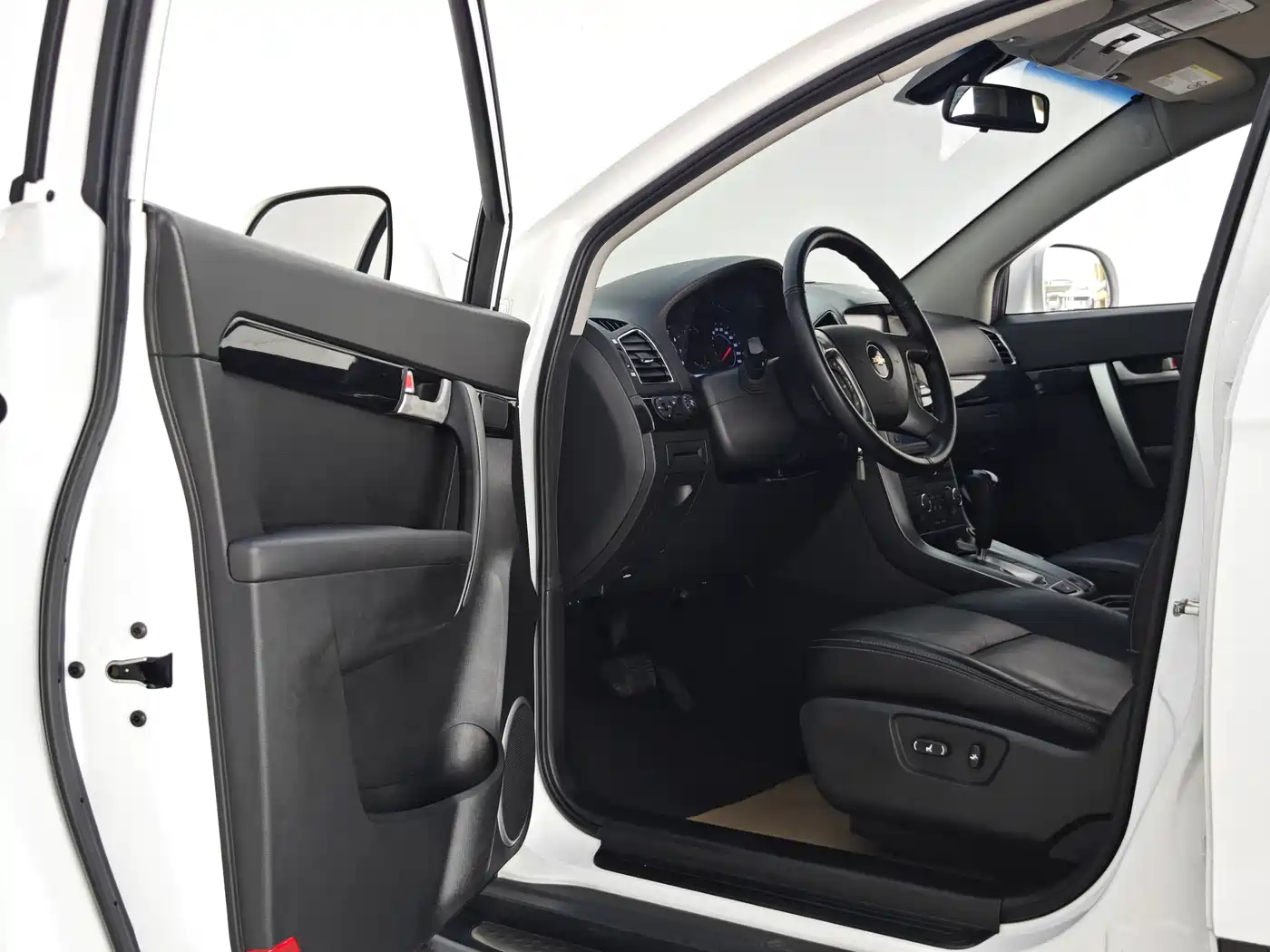 Chevrolet Captiva 2012 2.4L 4WD Flagship Edition 7-Seater фото 30