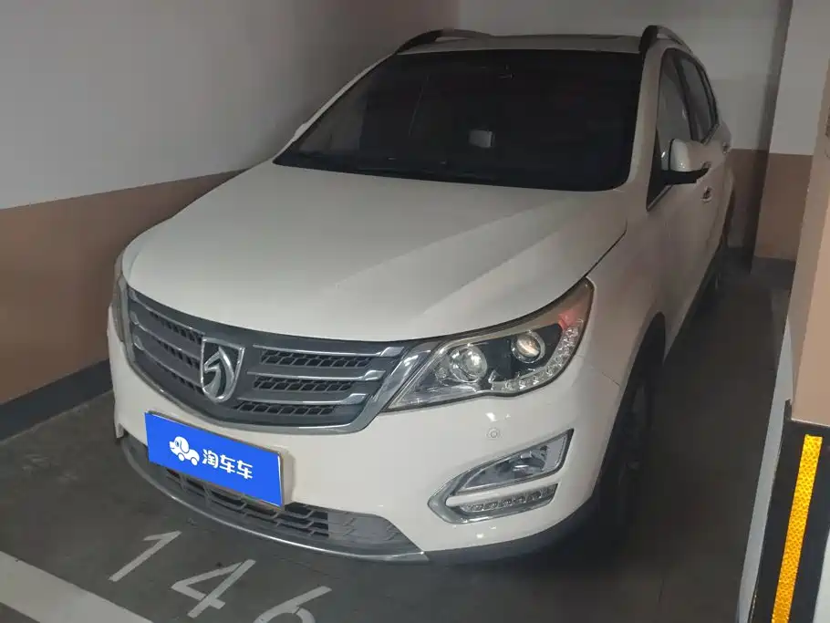 Baojun 560 2017 2016 1.8L Manual Luxury