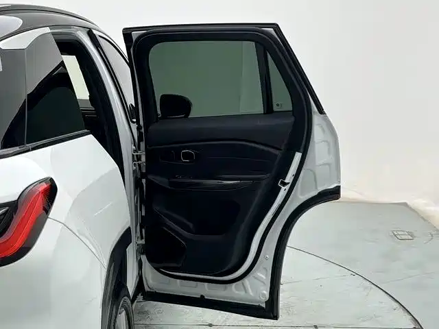 Фото 10 - NIO ES6