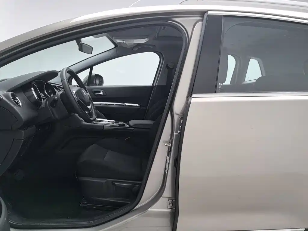 Peugeot 3008 2016 2015 1.6THP Automatic Classic Edition
