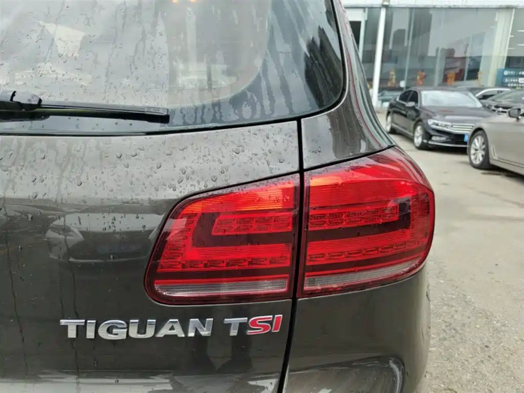 Volkswagen Tiguan 2015 1.8TSI Automatic 2WD Trendline фото 8