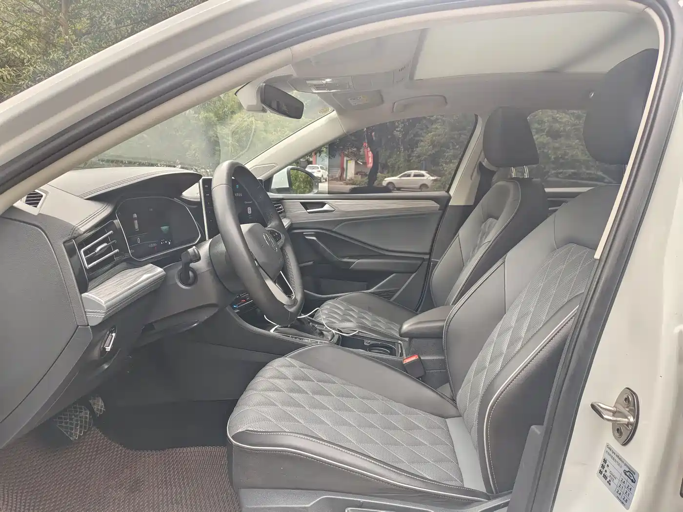 Volkswagen Sagitar 2023 Model Year 200TSI DSG Surpass Edition фото 4