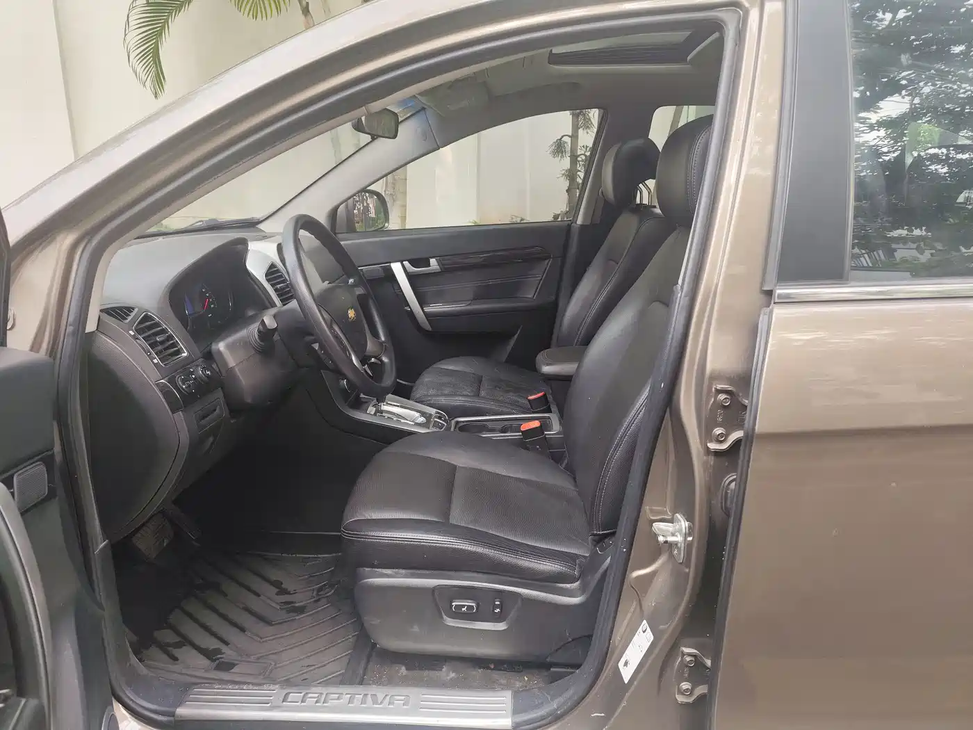 Chevrolet Captiva 2017 2.4L 2WD Luxury Edition 7-Seater фото 8