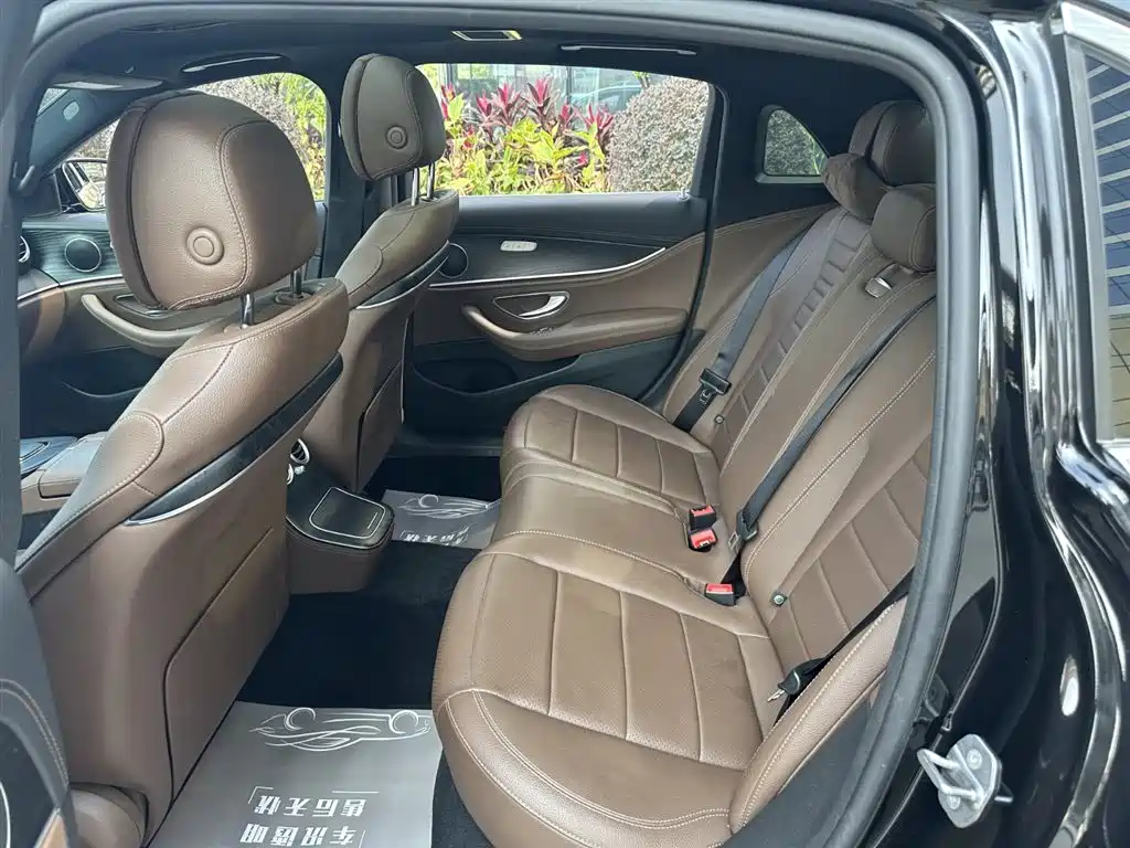 Mercedes-Benz E-Class 2023 E 300 L Sport Fashion фото 14