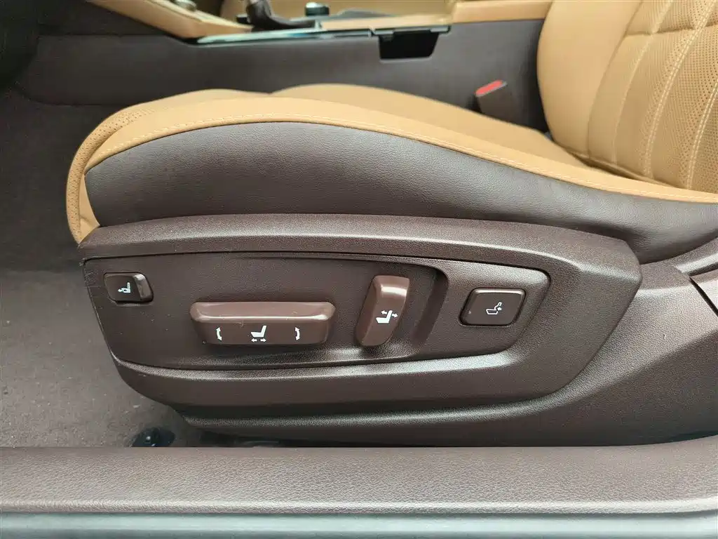 Lexus ES 2016 200 Midnight Special Limited Edition фото 15
