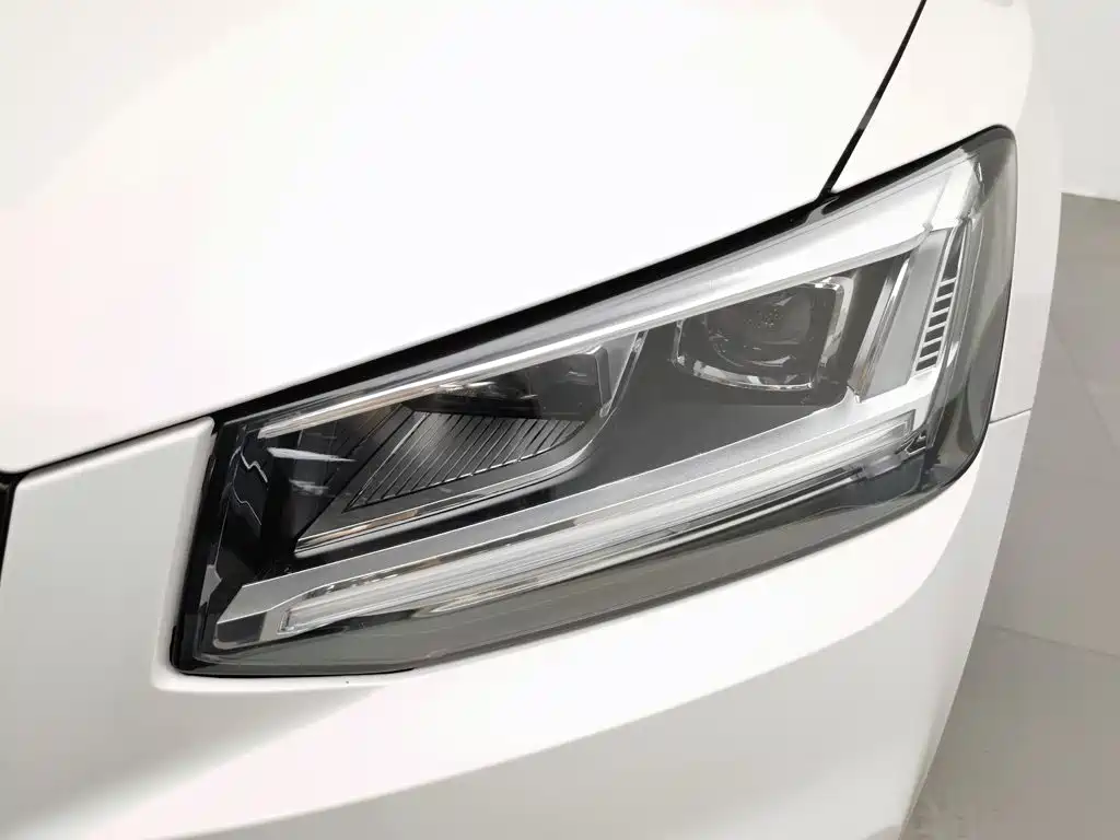 Audi Q2L, миниатюра 7