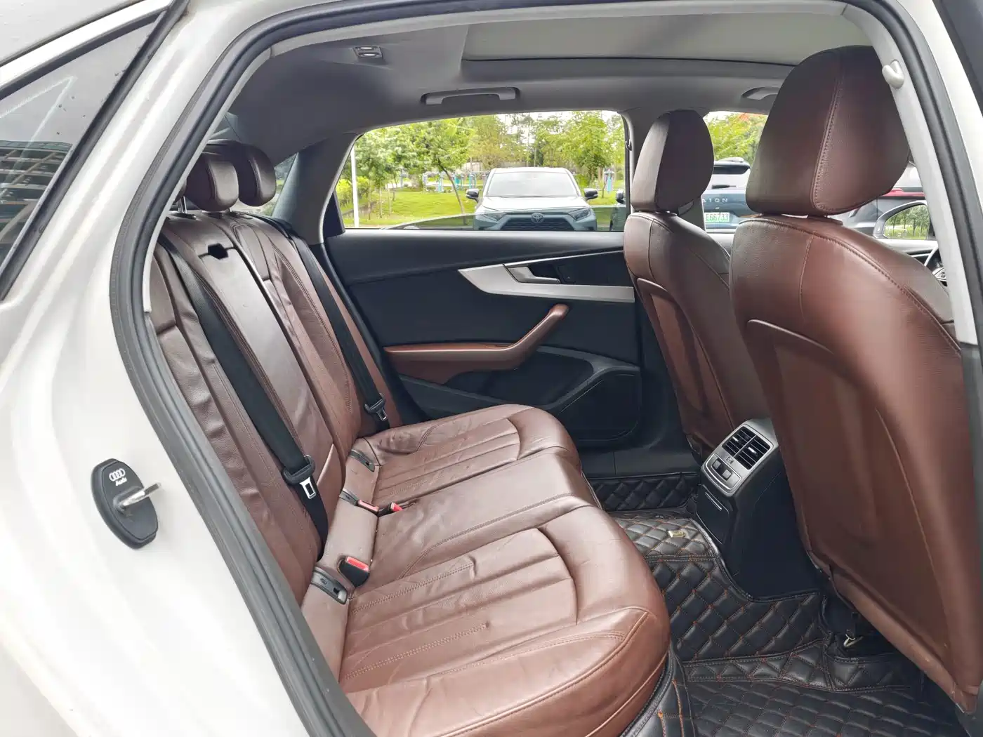 Фото 11 - Audi A4L
