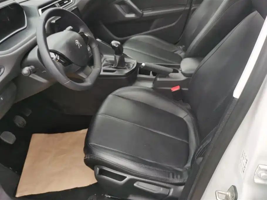 Peugeot 308 2016 1.6L Manual Fashion фото 9