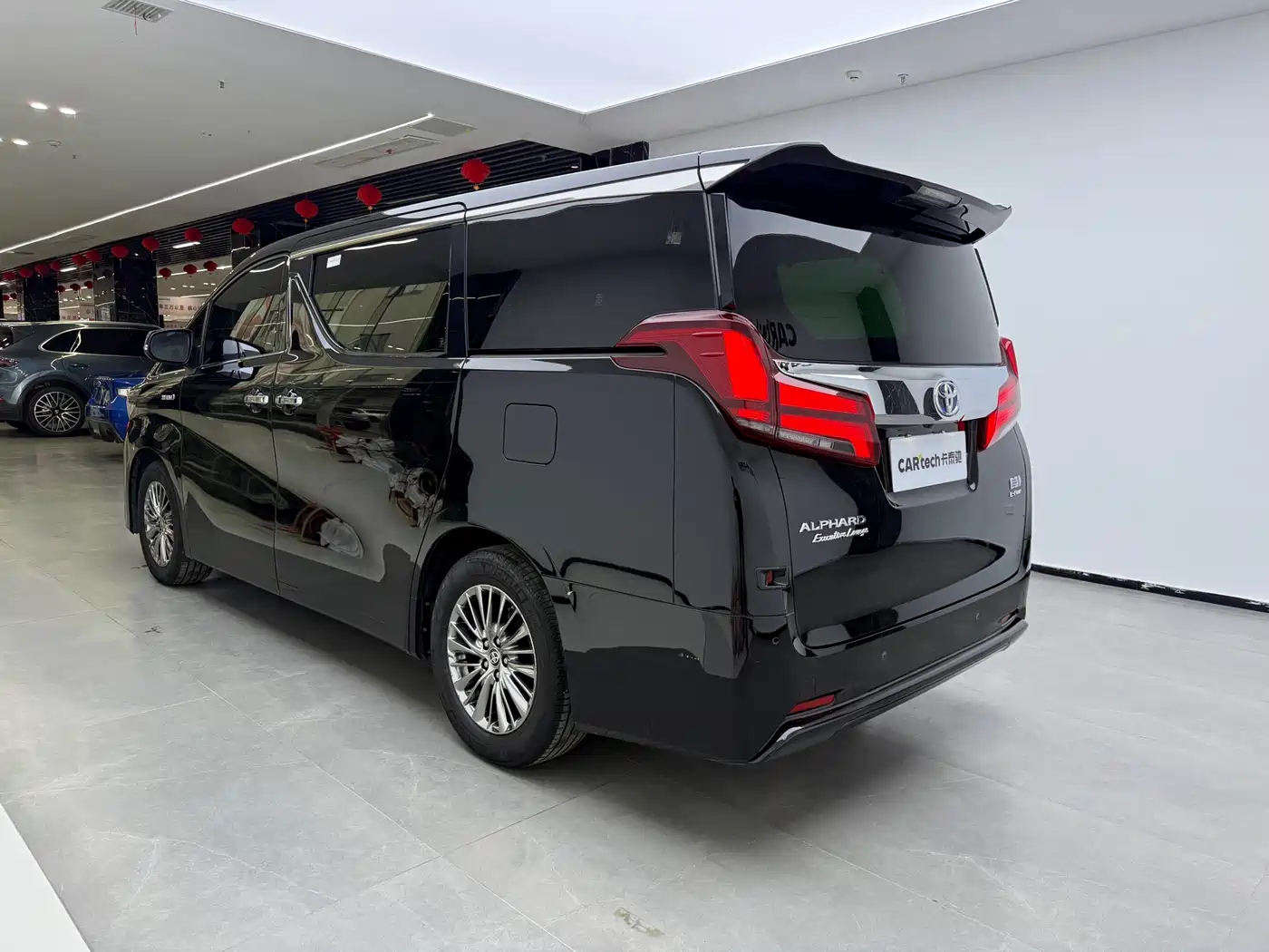 Toyota Alphard 2021 Hybrid 2.5L Premium фото 4